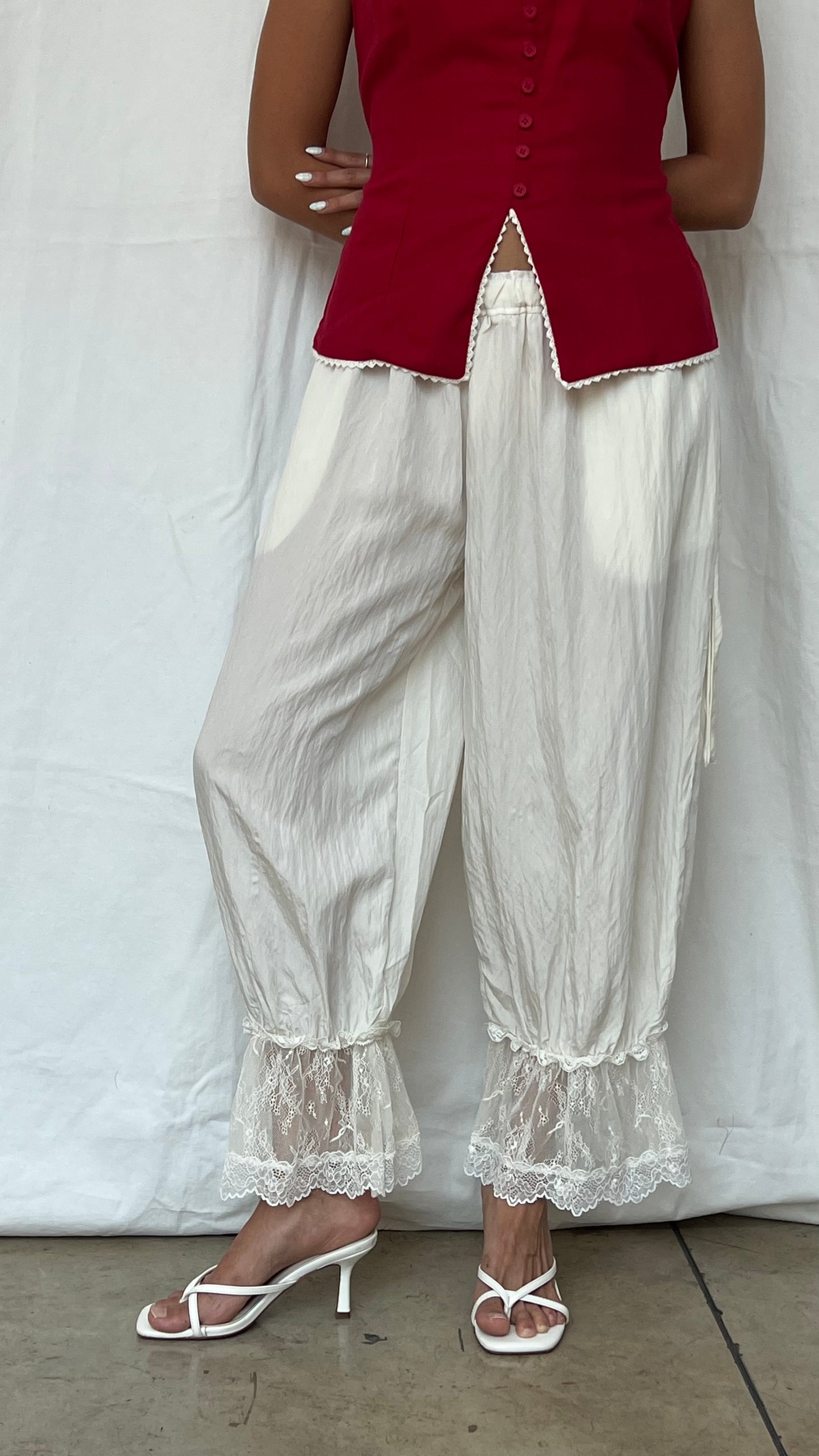 Pantalón detalle encaje