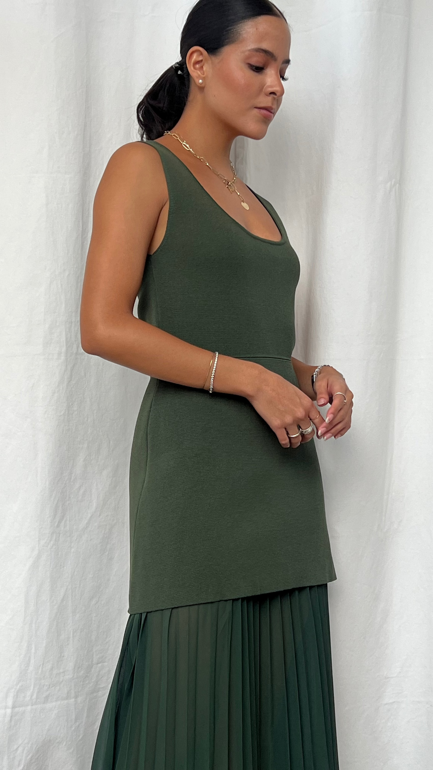 Vestido midi con transparencia en verde