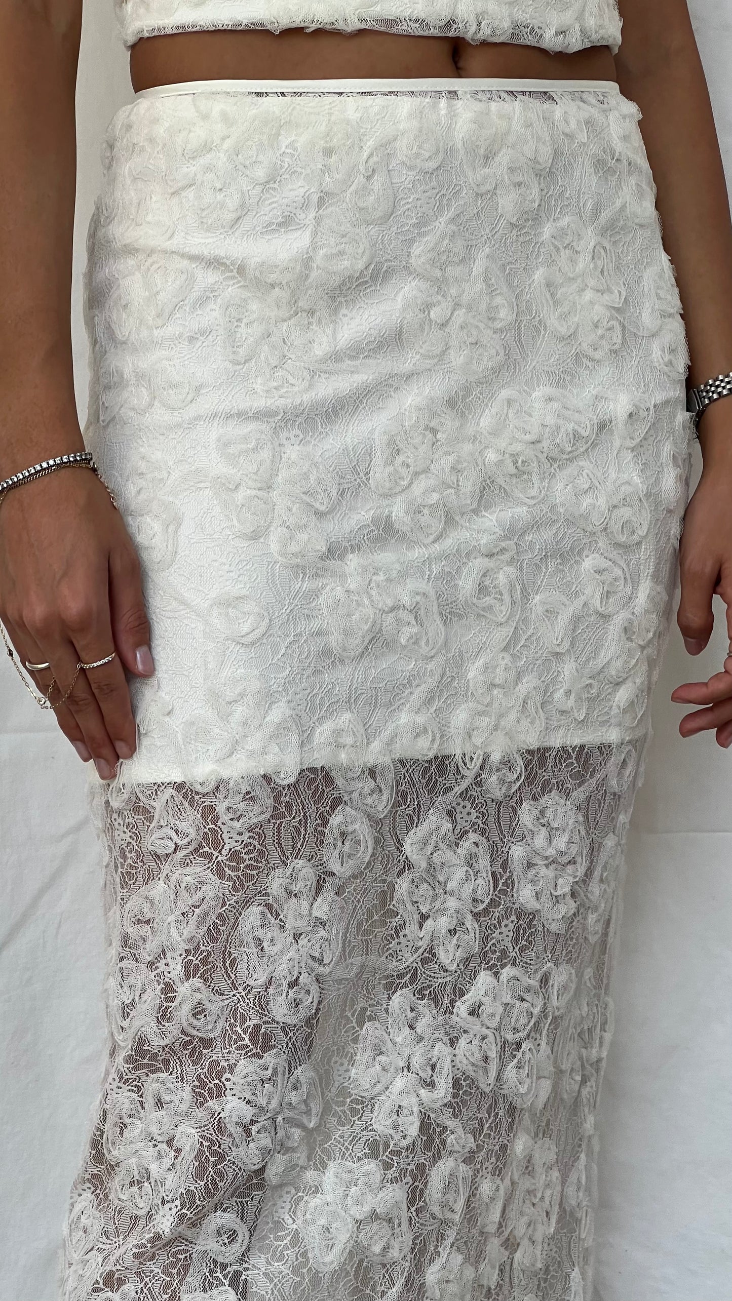 Set de blusa y falda encaje floreada