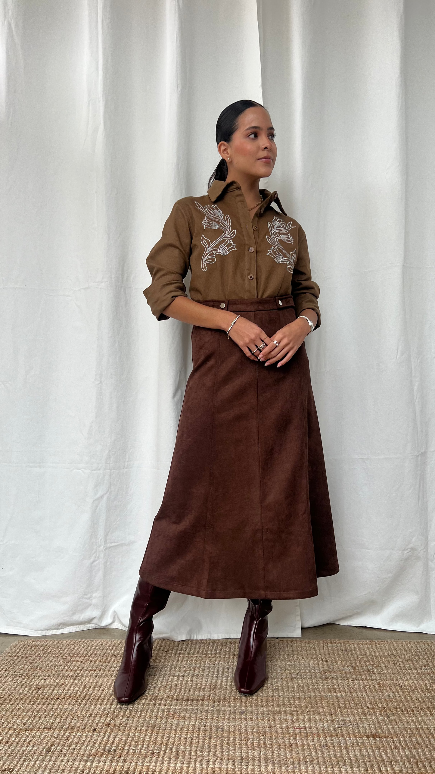 Camisa diseño flores brown