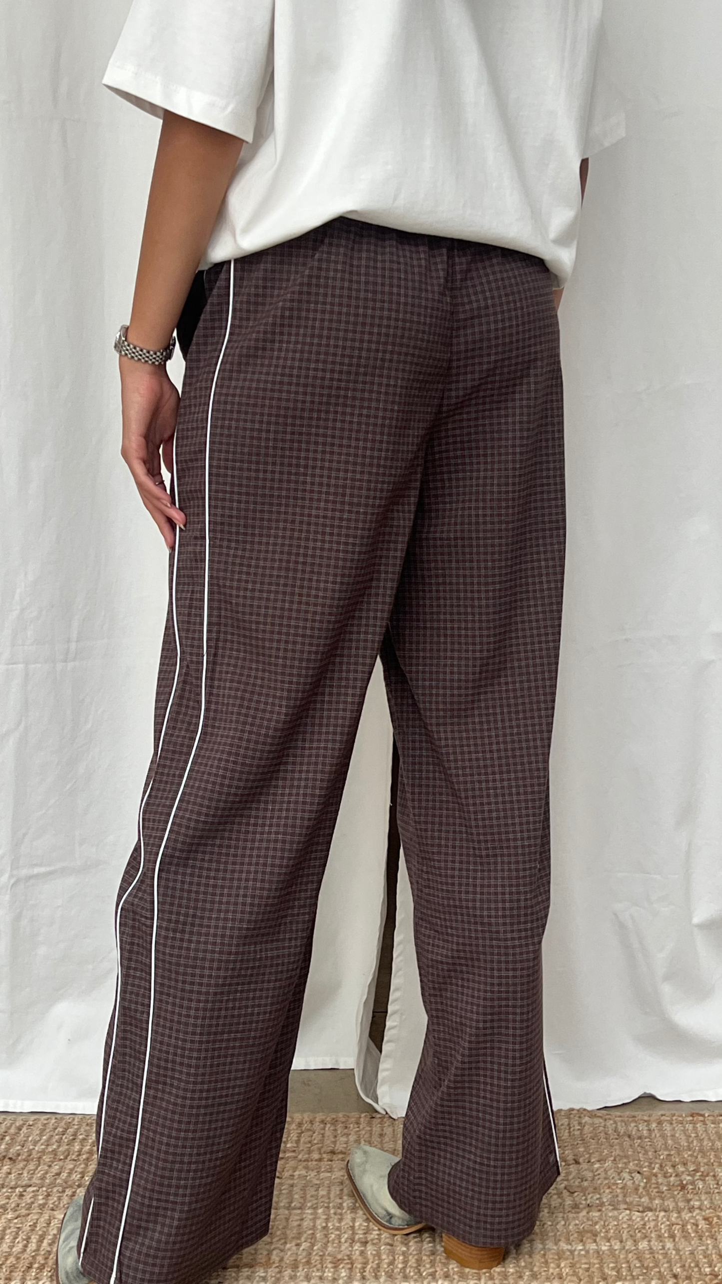 Pantalón a rayas café