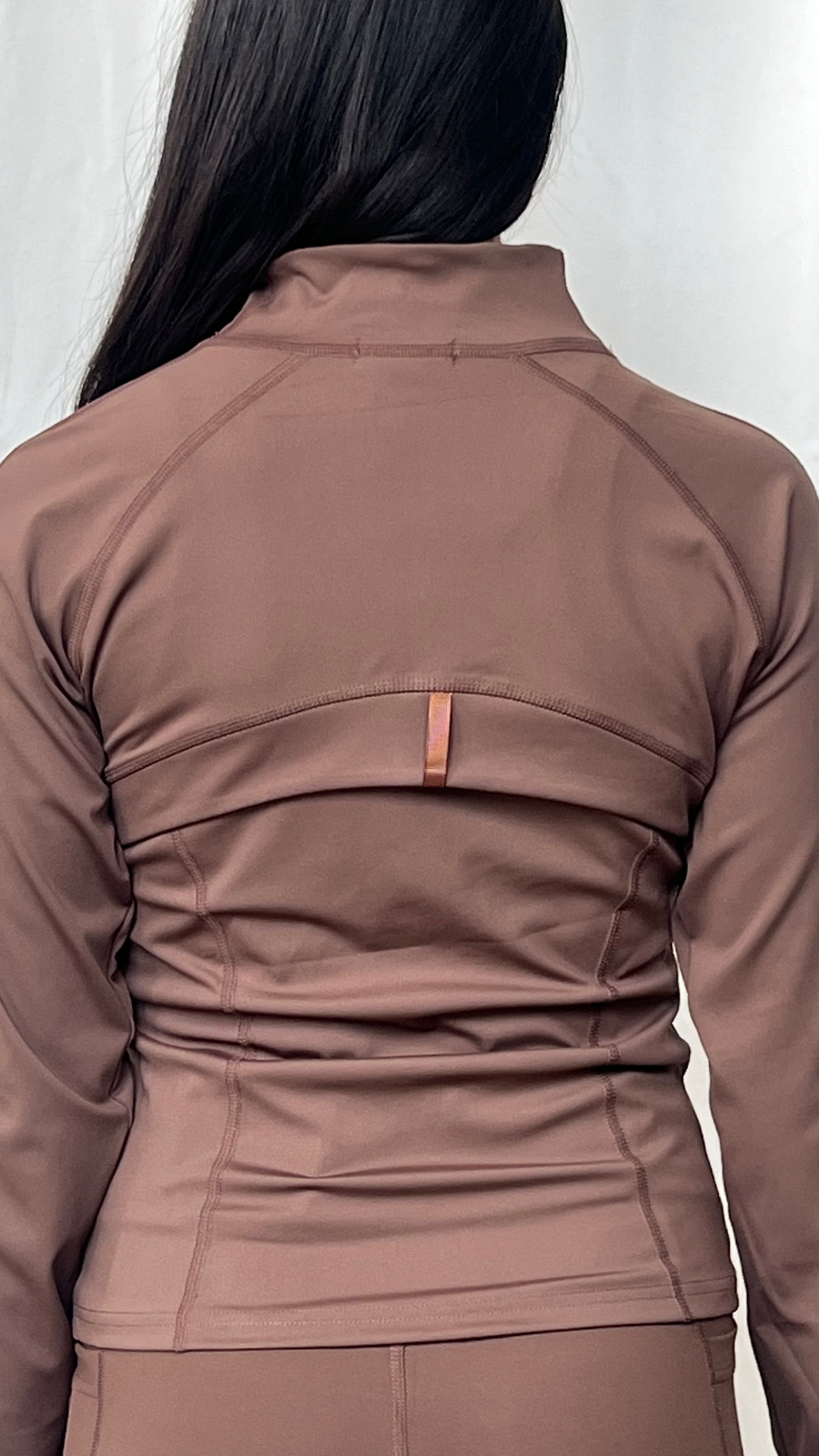 Chamarra con cremallera sport café