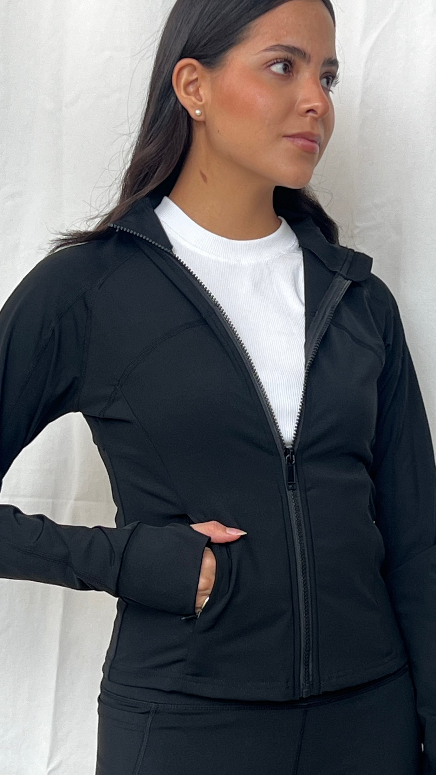 Chamarra con cremallera sport negro