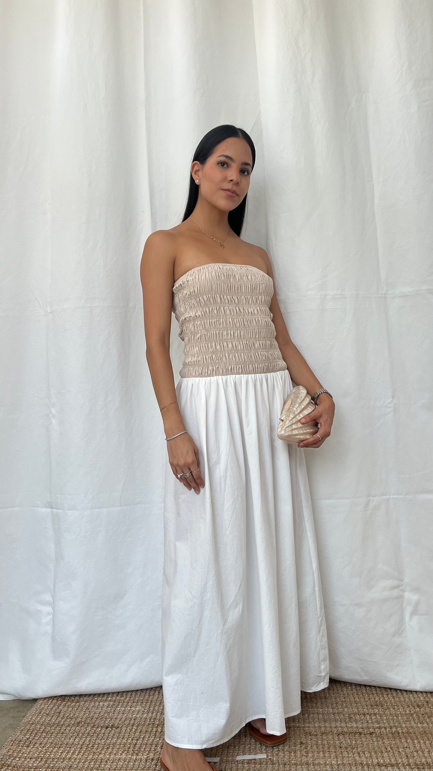 Vestido strapless en bicolor