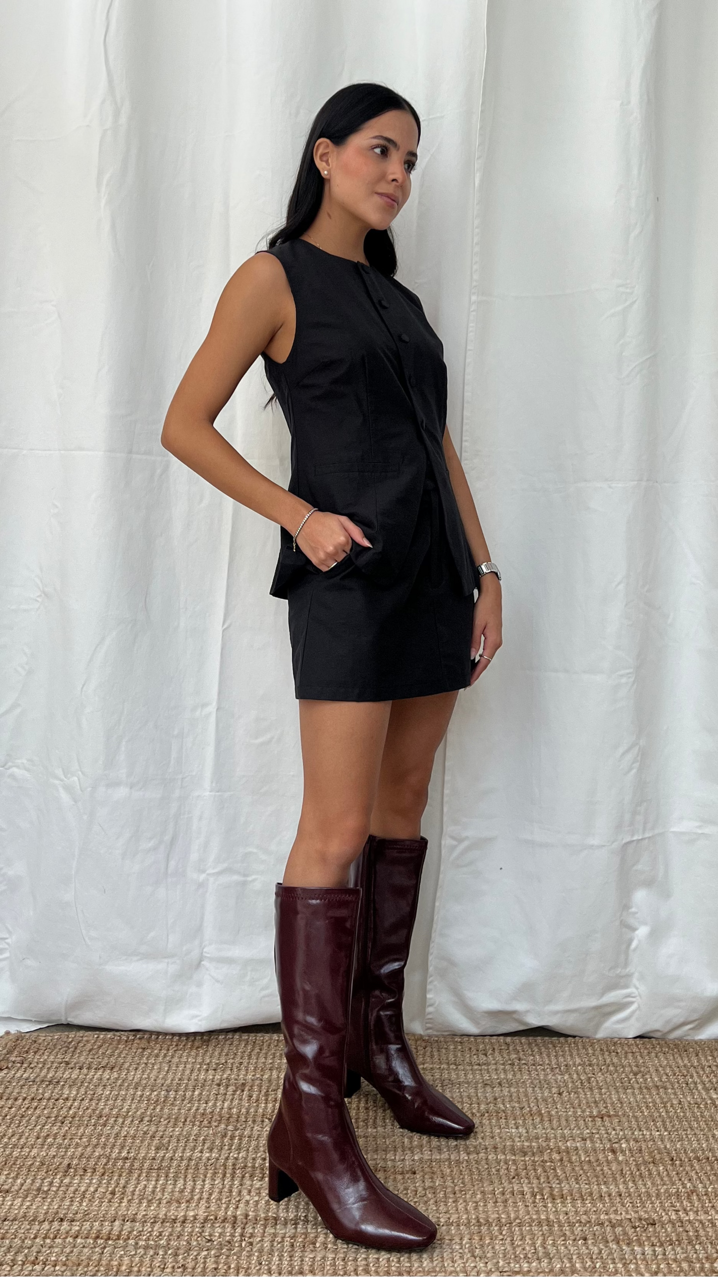Set de chaleco y falda gris