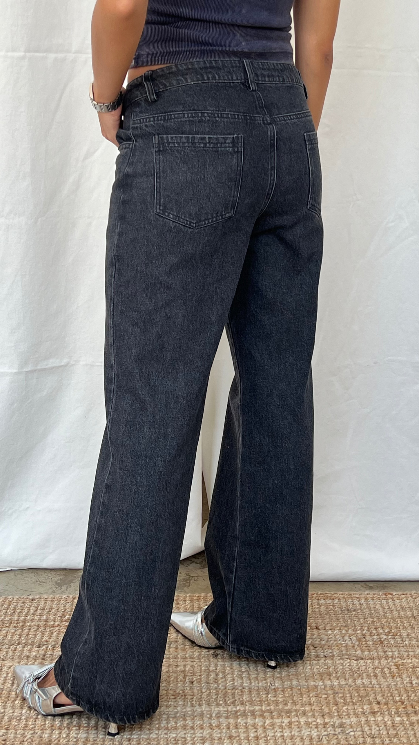 Pantalón dark denim recto