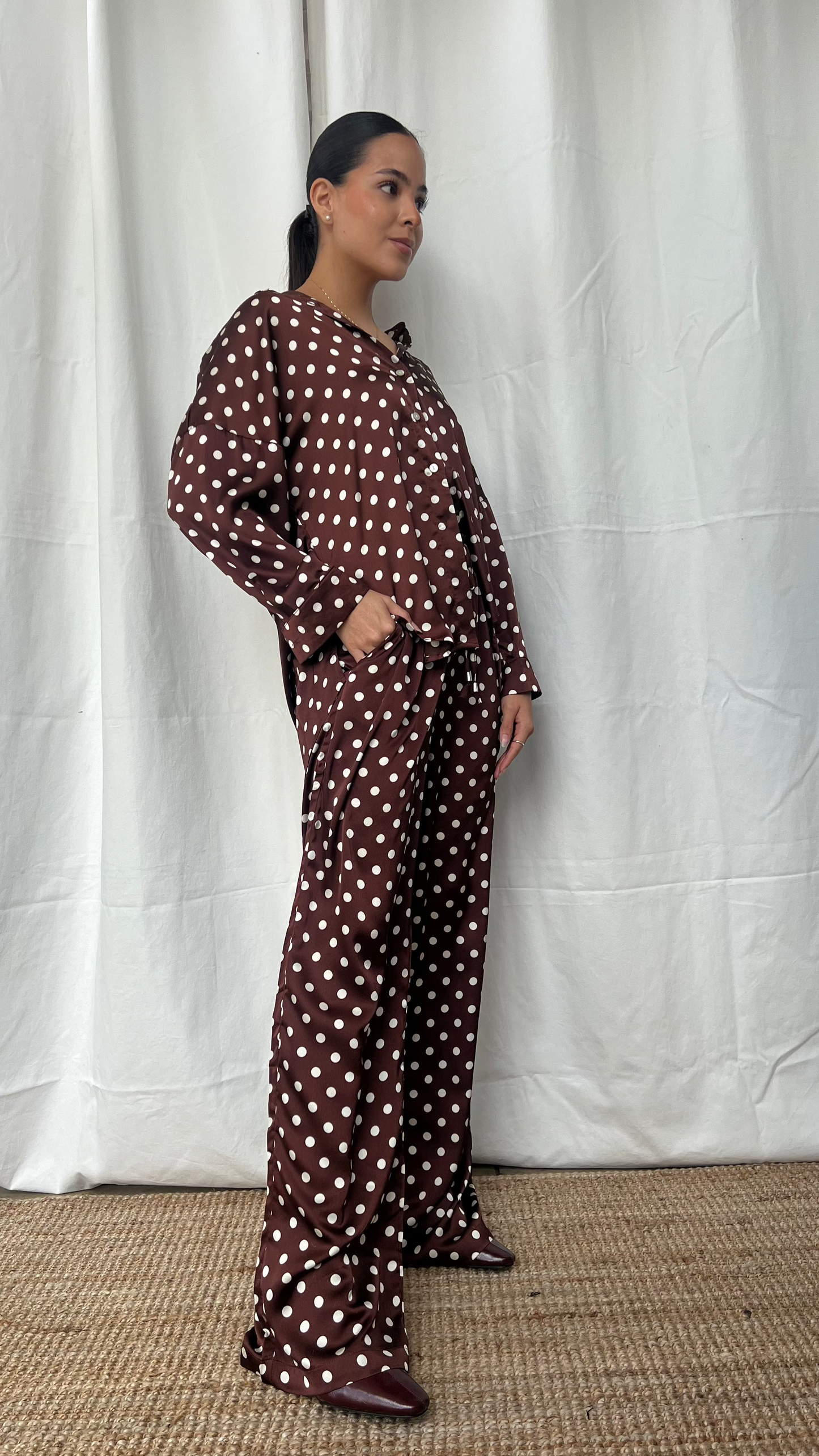 Pantalón polka dott café y blanco