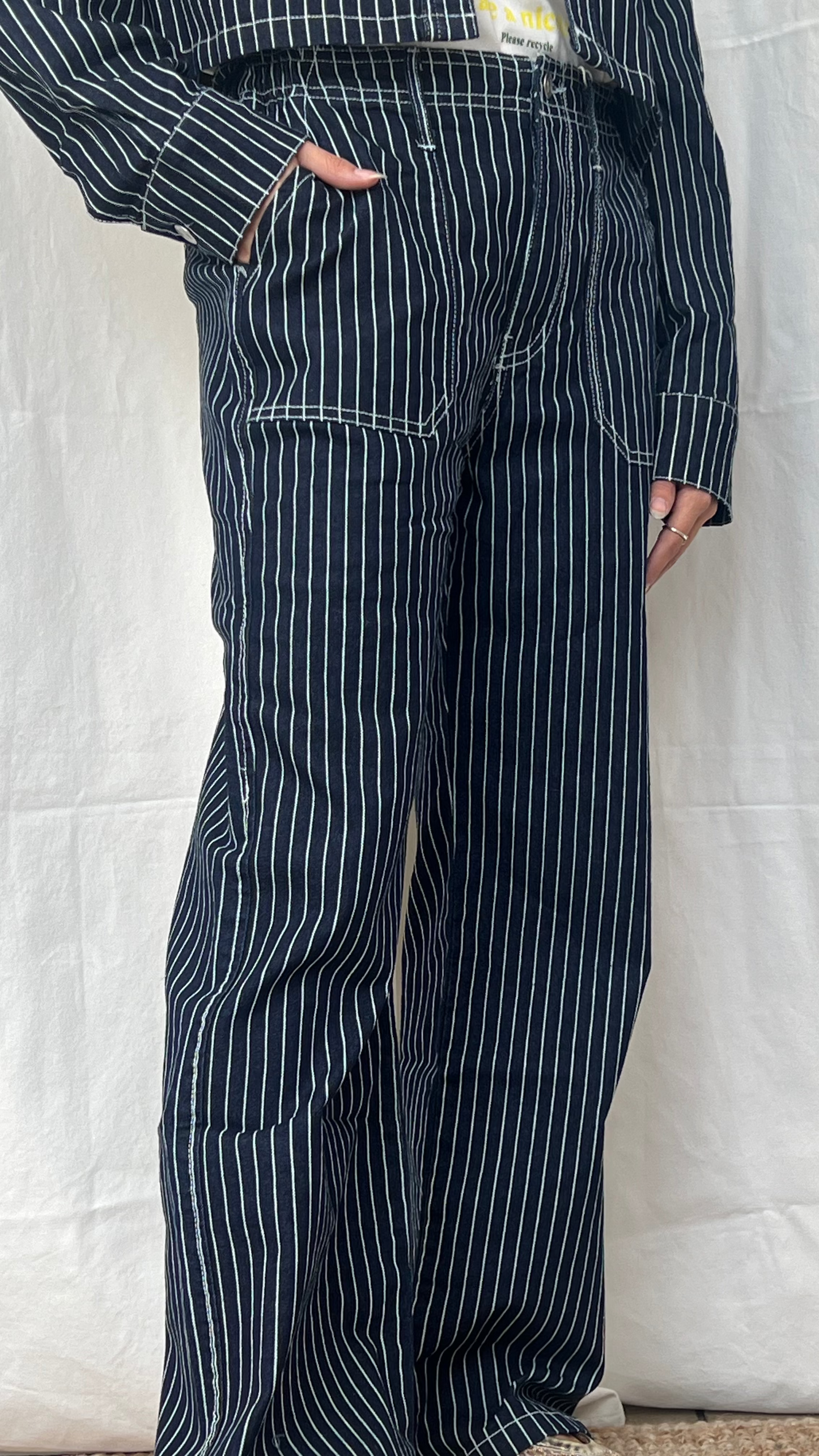 Jeans denim a rayas azul y blanco