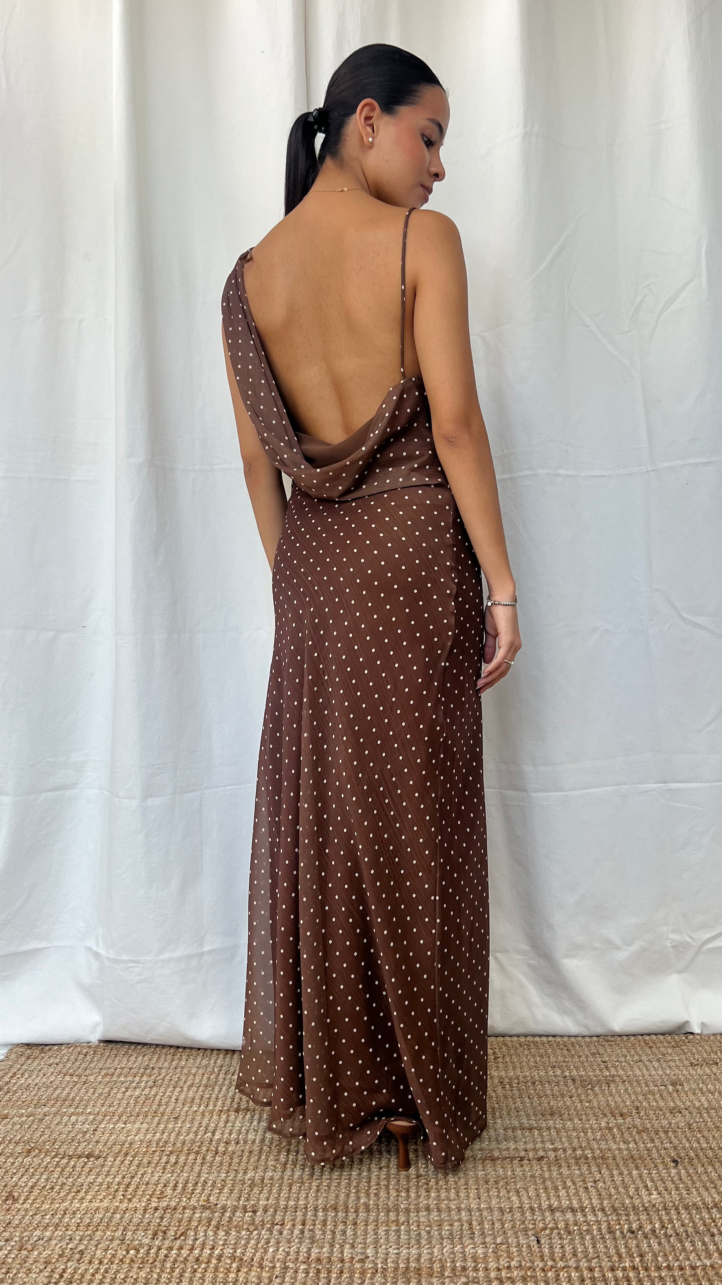 Vestido polka dots café