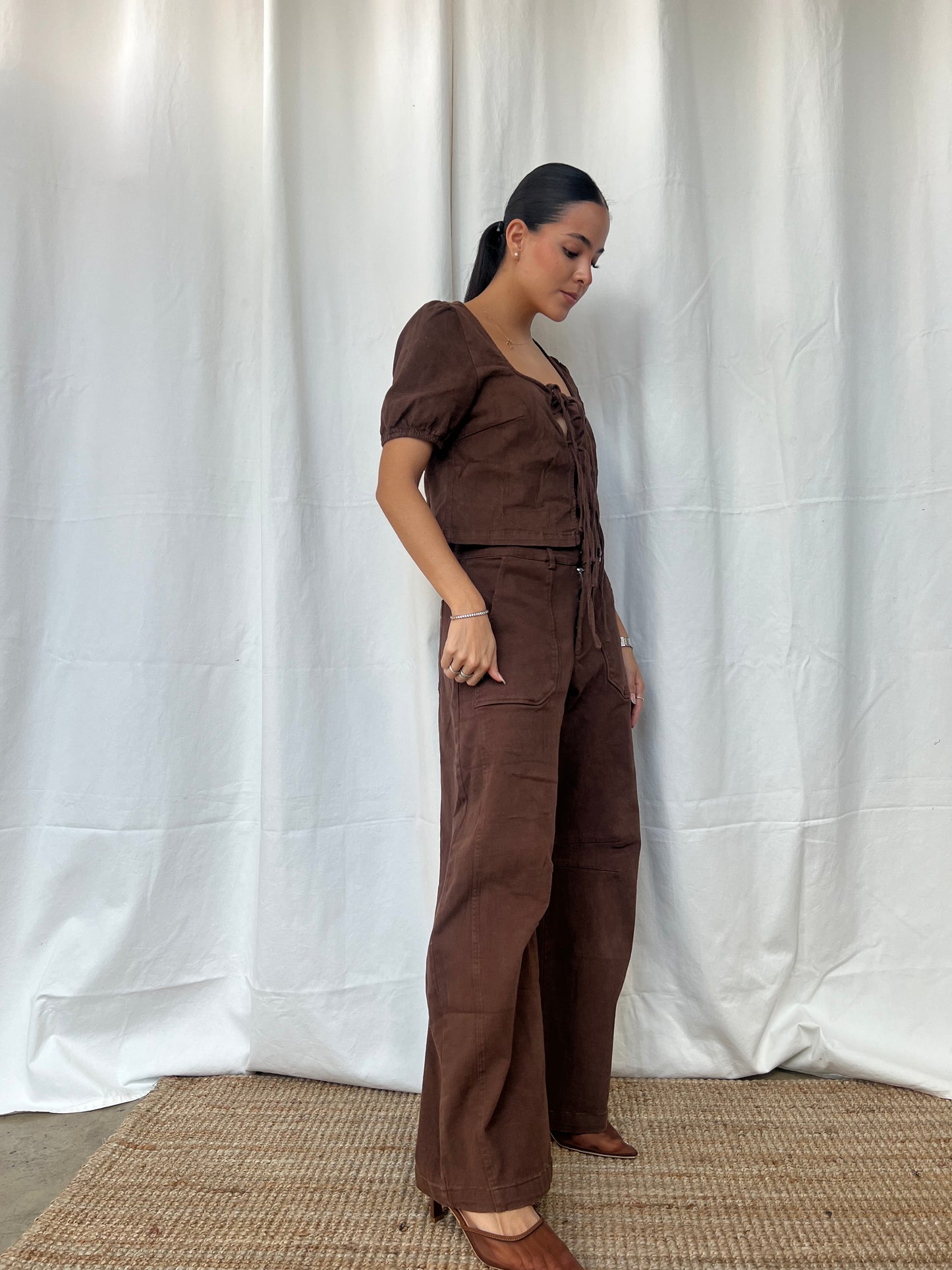 Top brown con amarres frontales