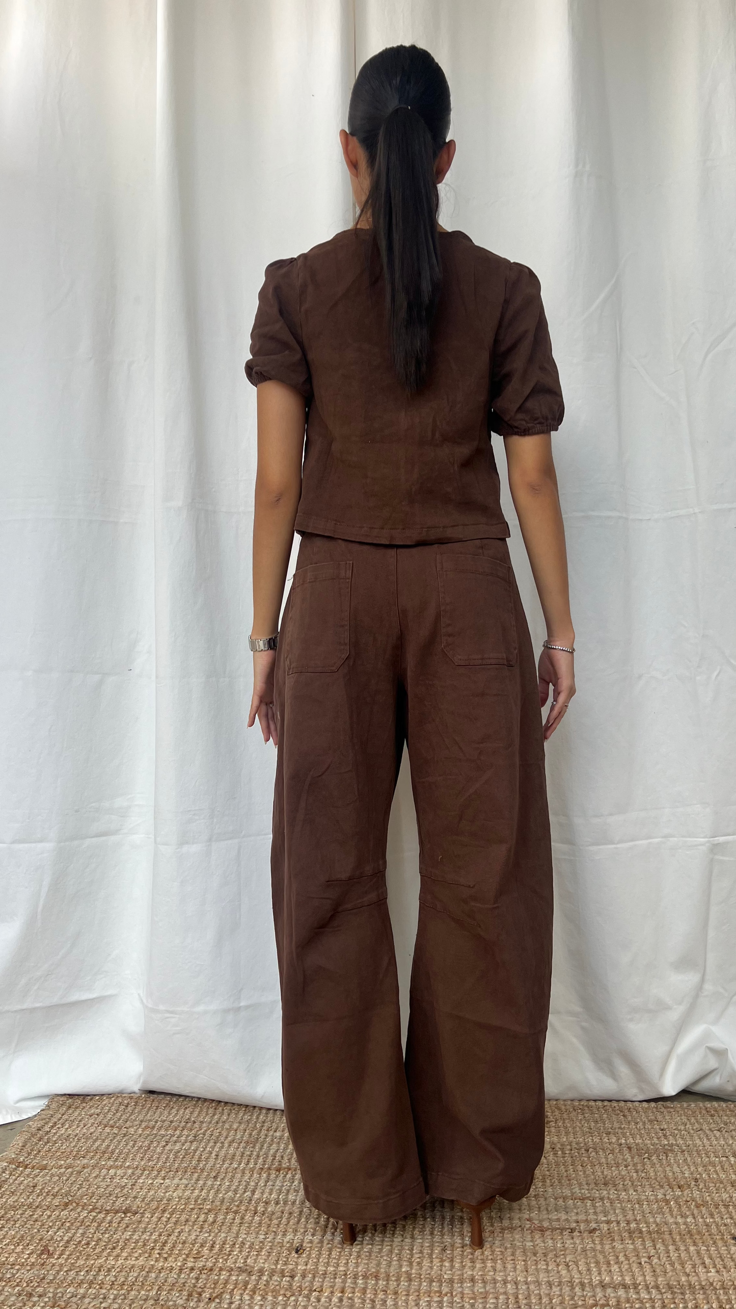 Top brown con amarres frontales