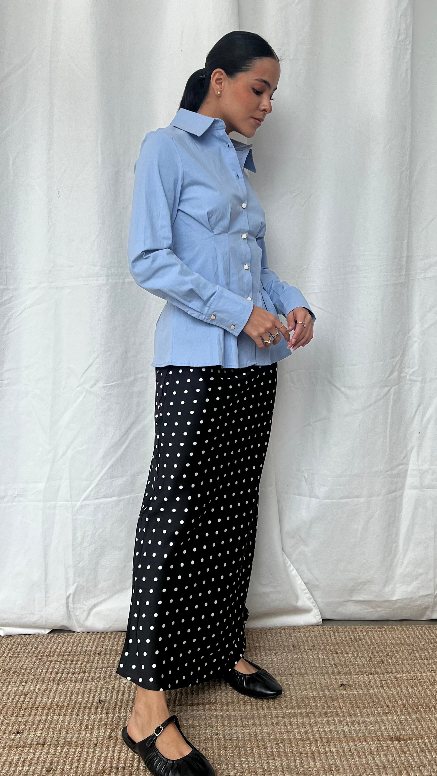 blusa con pinzas en color azul