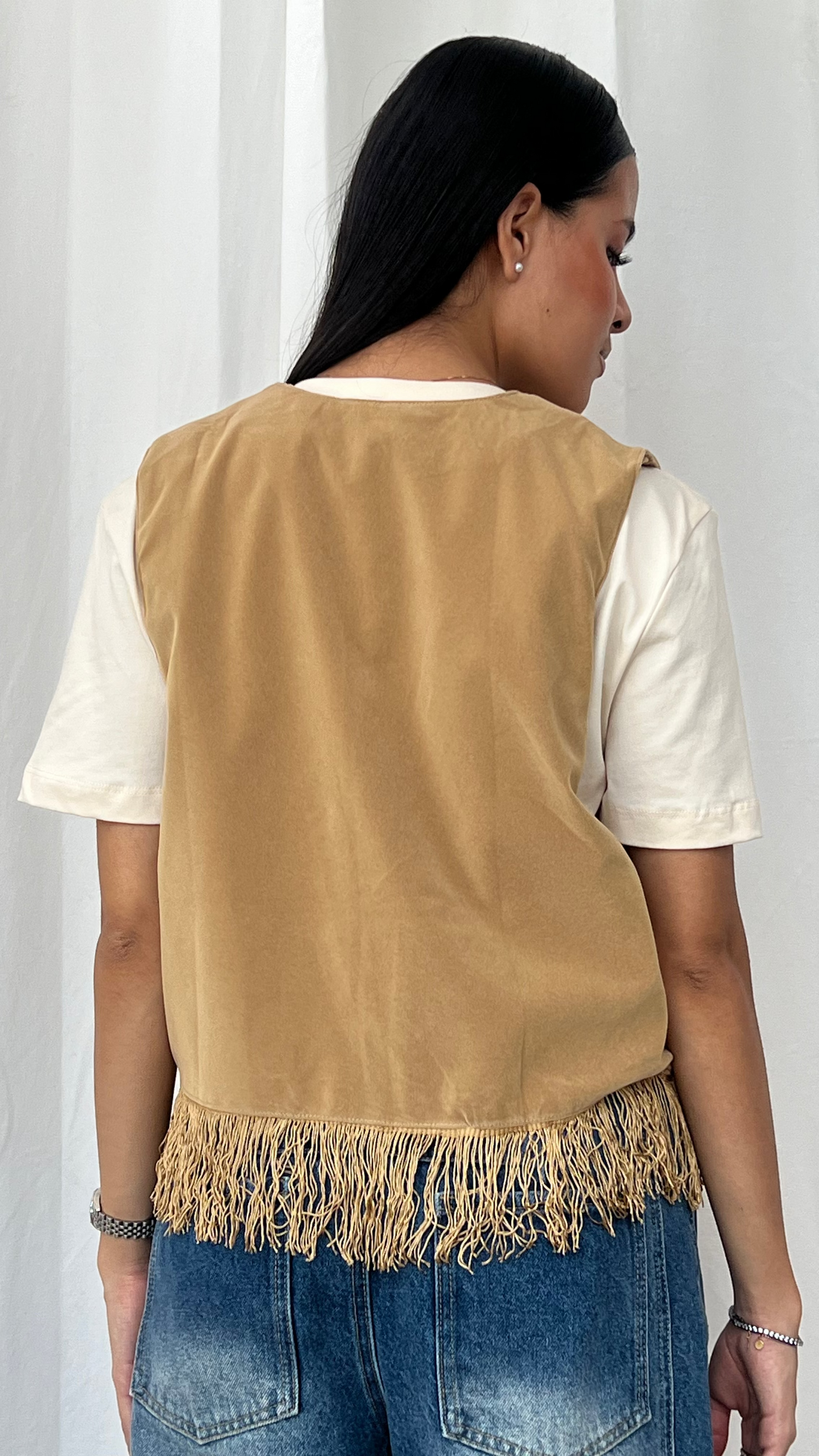Chaleco mostaza con flecos