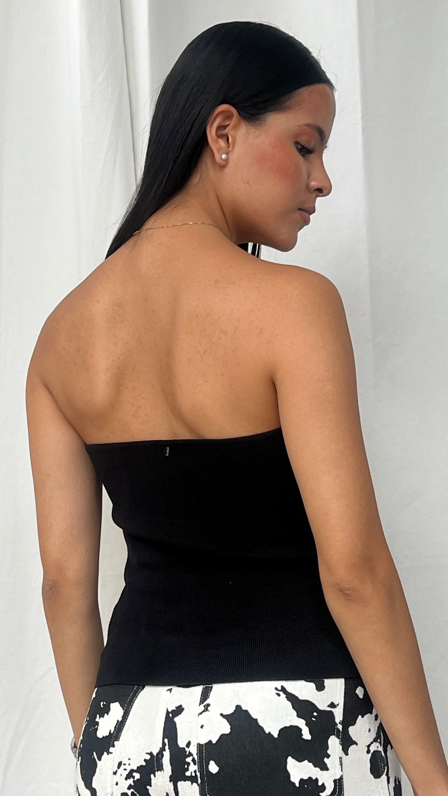 Top off shoulders black