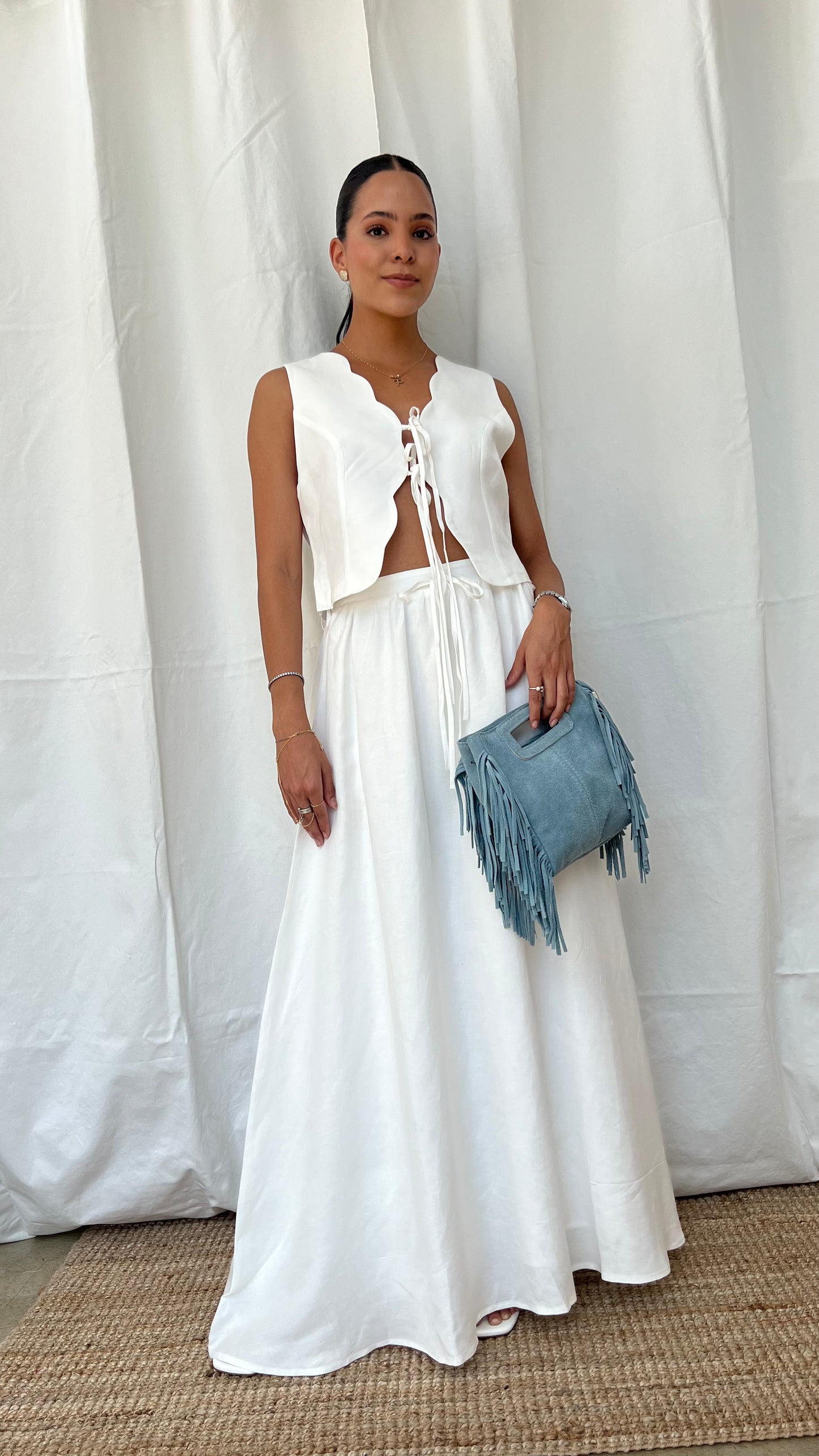 Set top con amarre y falda midi blanco