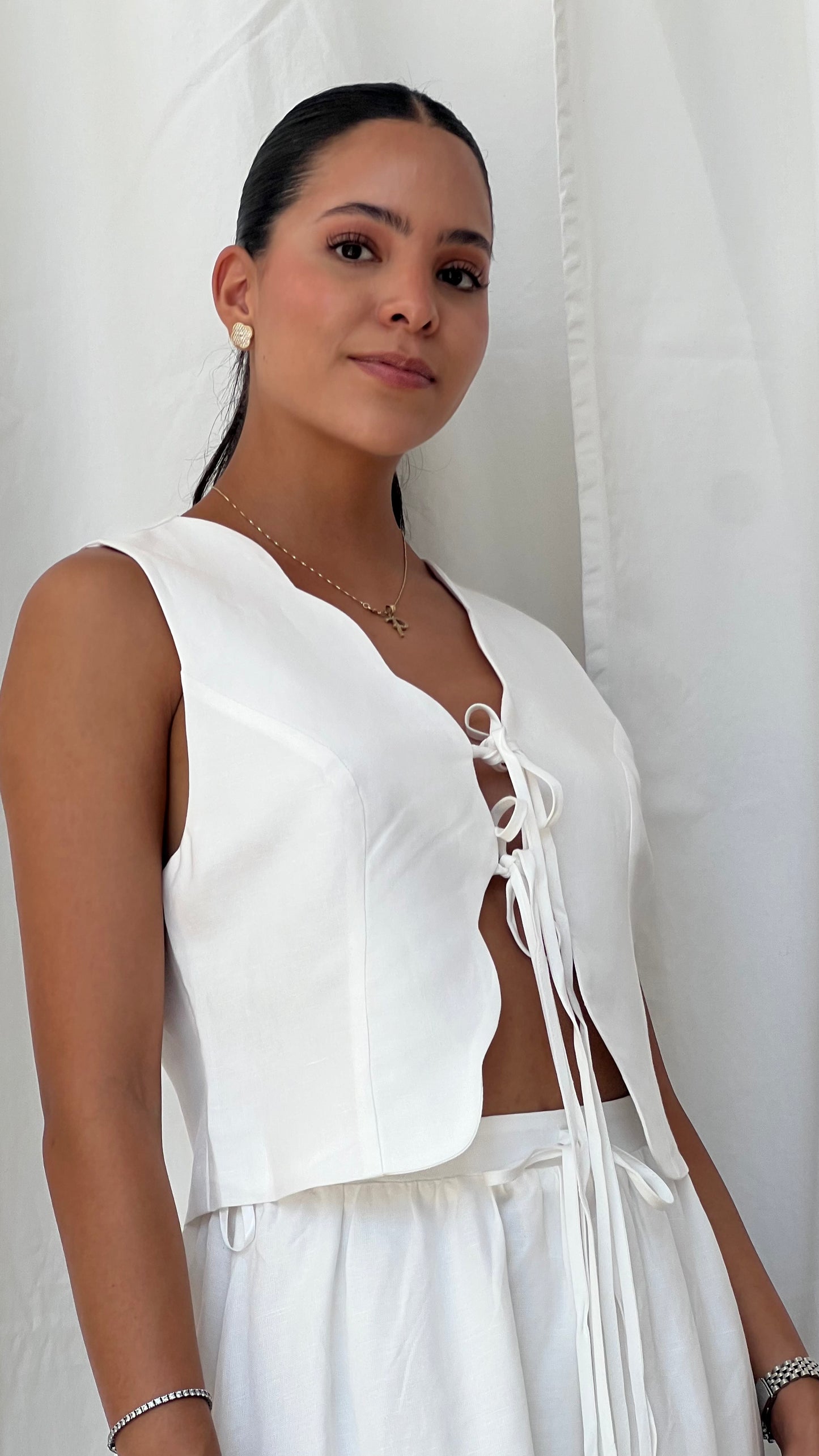 Set top con amarre y falda midi blanco