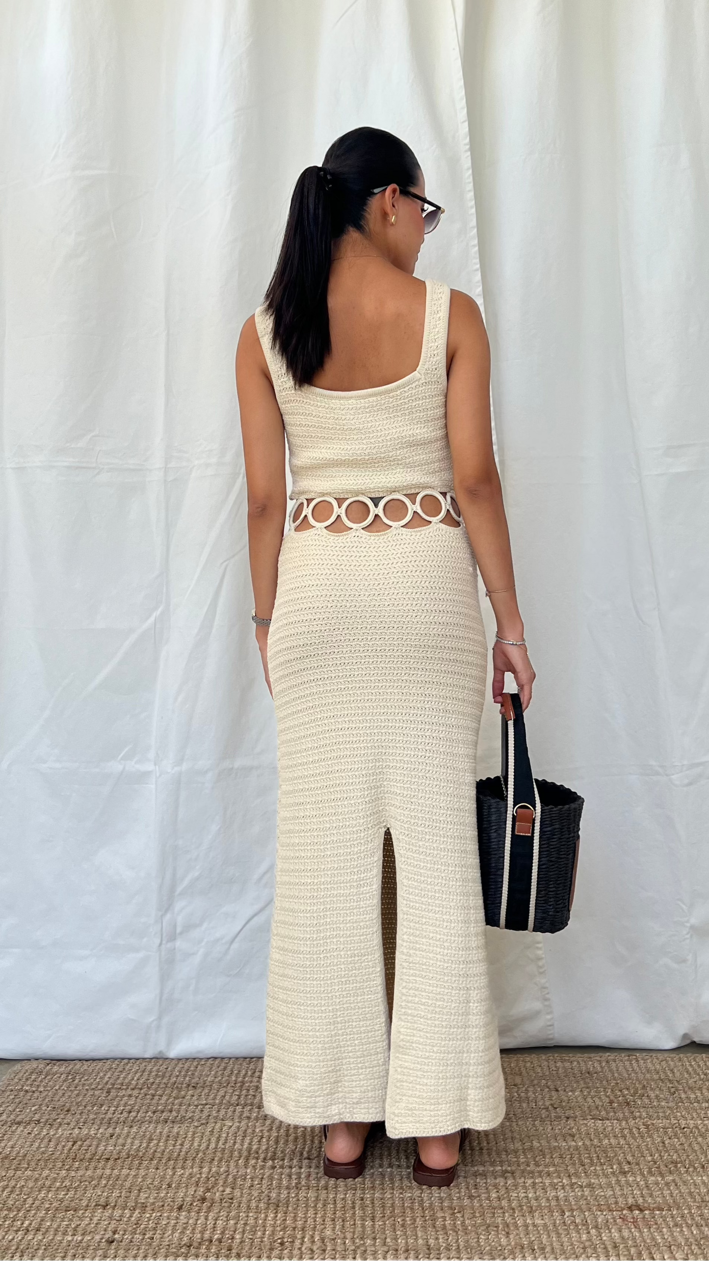 Vestido a crochet con aros beige