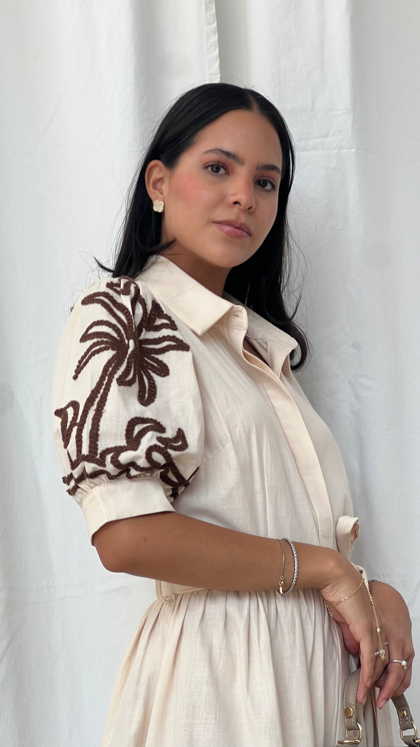 Vestido beige con estampado palmeras