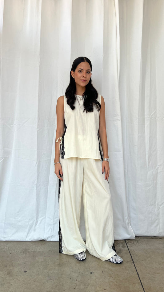 Set Lace con encaje negro