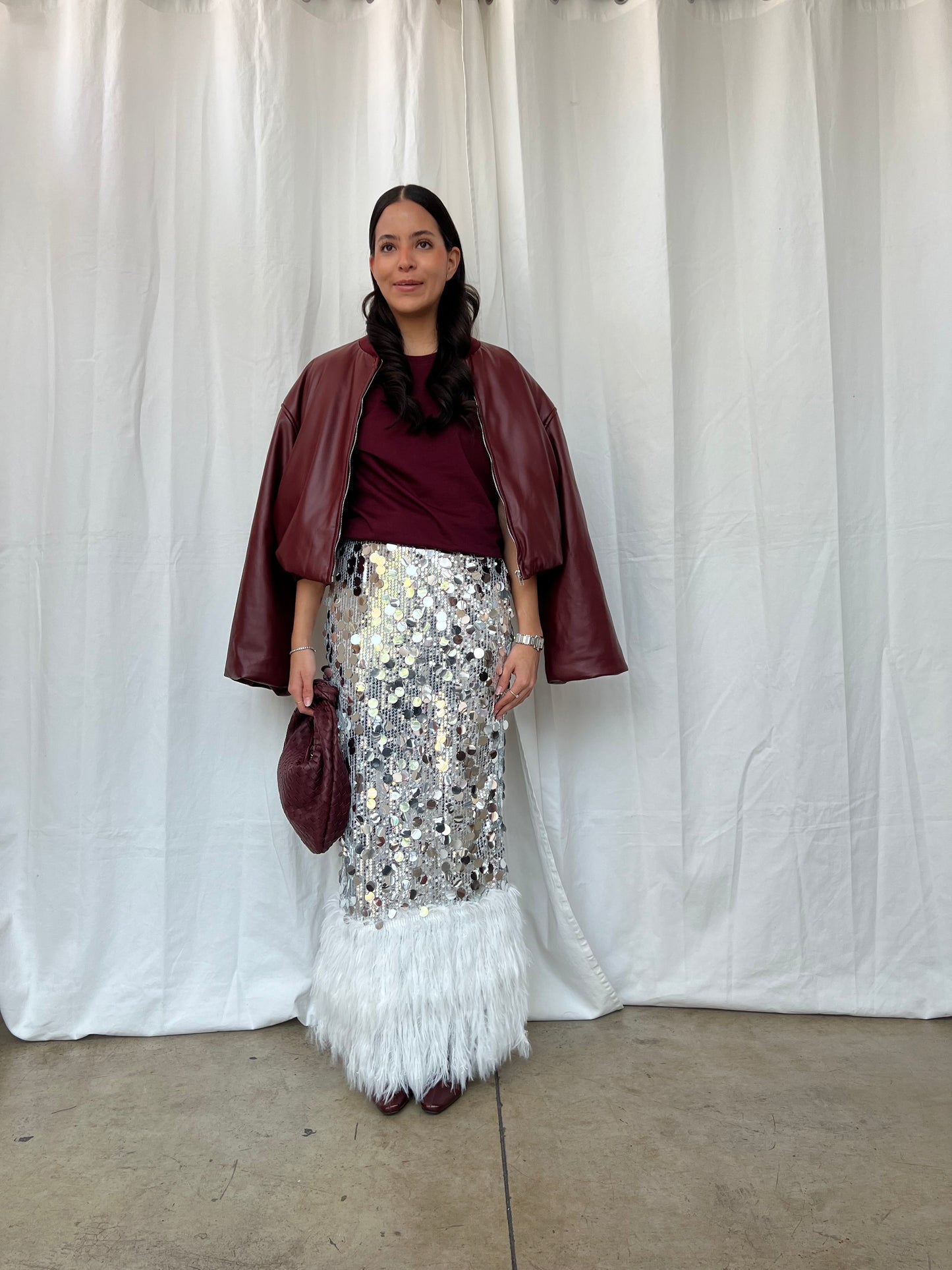 Falda maxi lentejuela con plumas