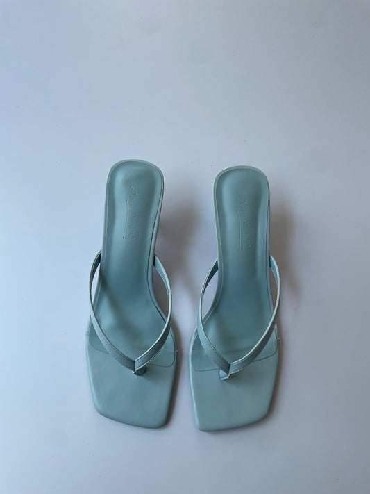 Tacón azul