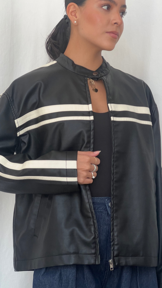 Biker vinipiel negra con lineas blancas