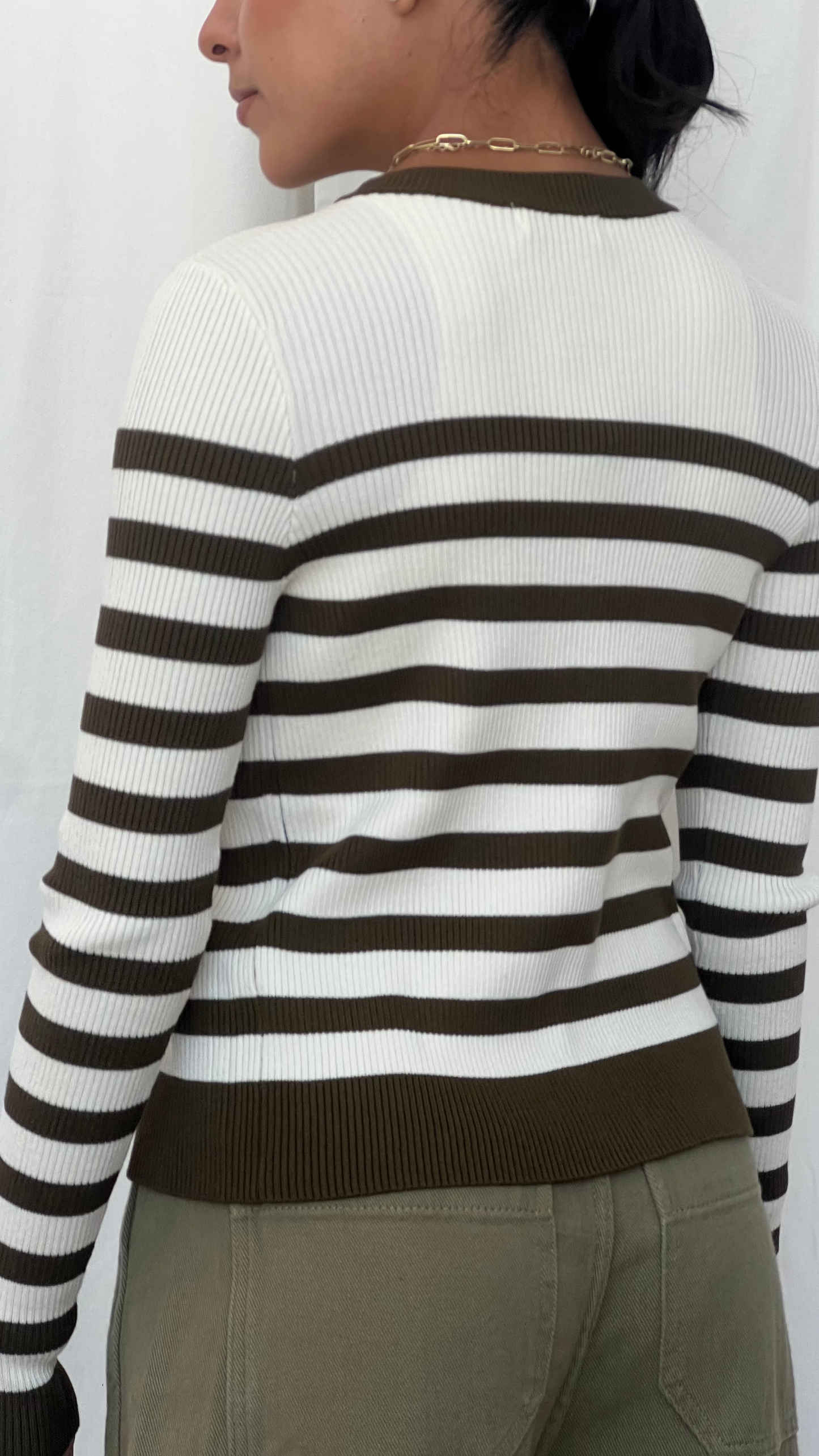 Cardigan a rayas verde y blanco