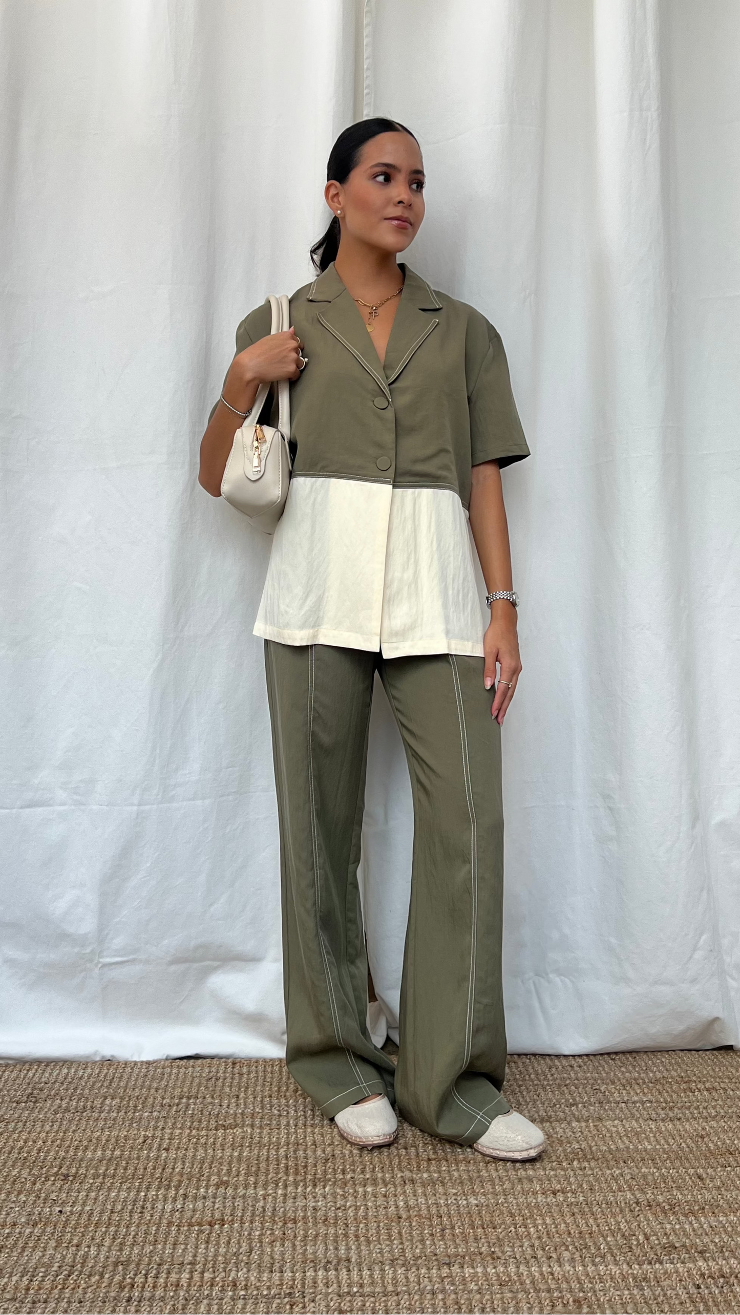 Set de blusa y pantalón bicolor verde y blanco