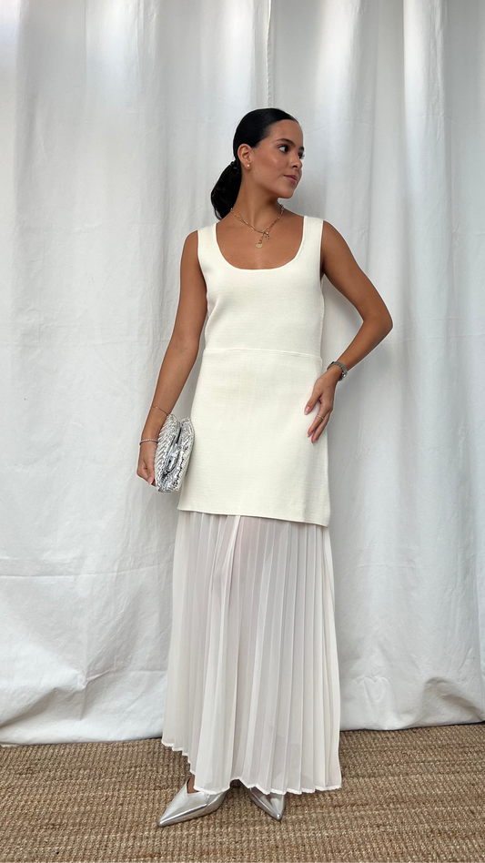 Vestido midi con transparencia en blanco