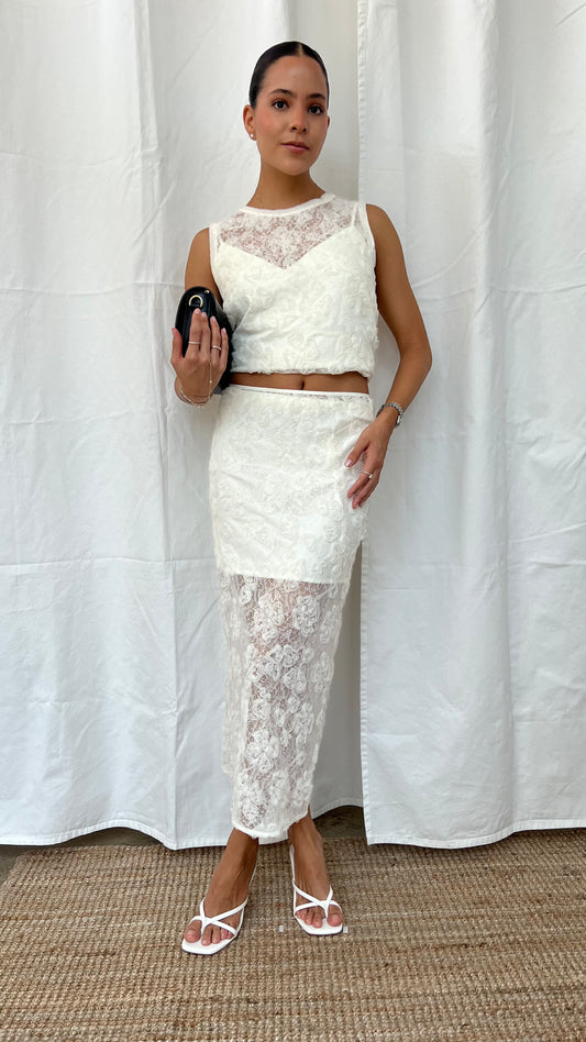 Set de blusa y falda encaje floreada