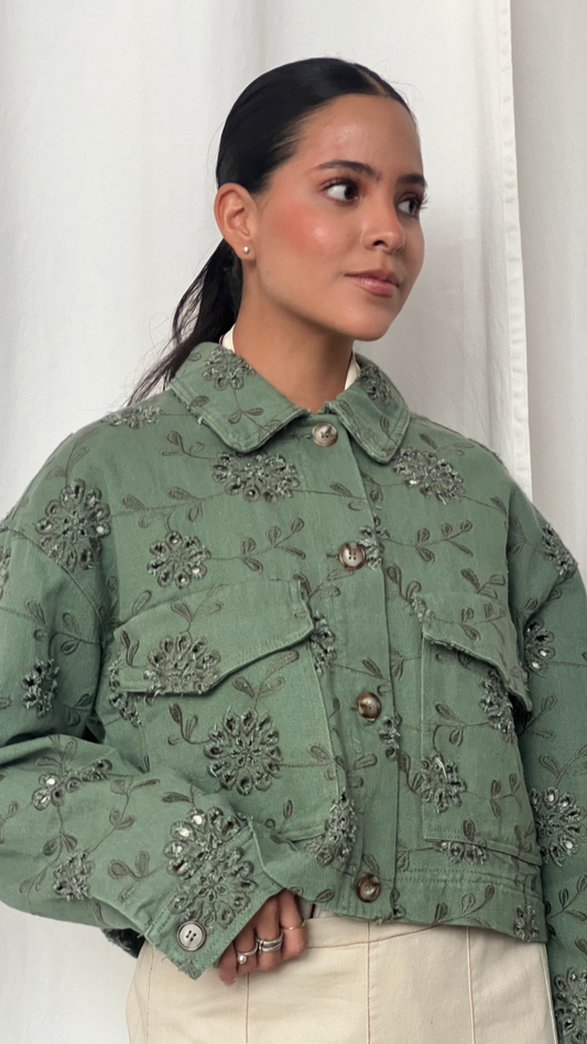 Chaqueta bordada floral en verde