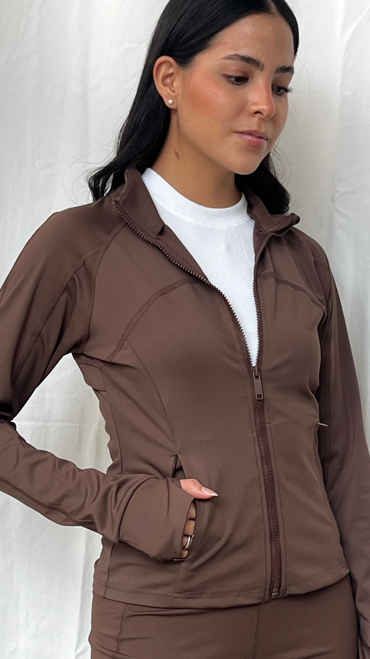 Chamarra con cremallera sport café