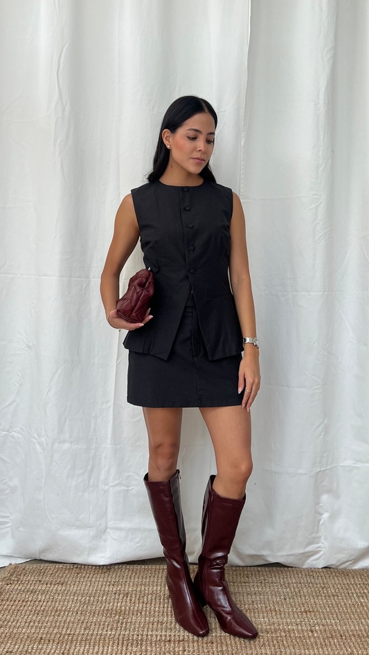 Set de chaleco y falda gris
