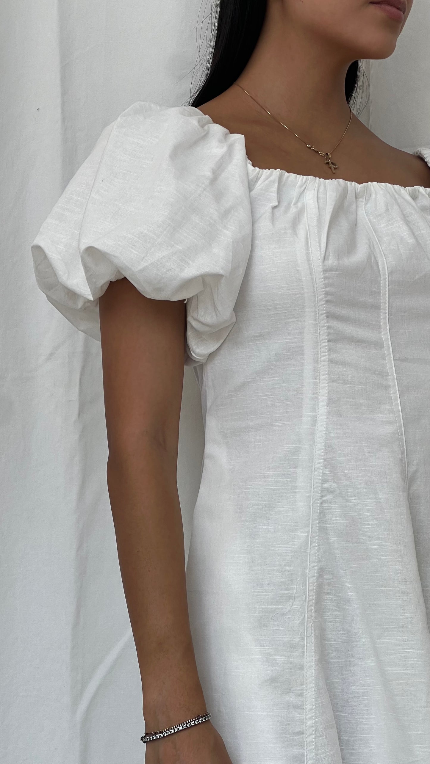 Vestido de manga globo midi en Blanco