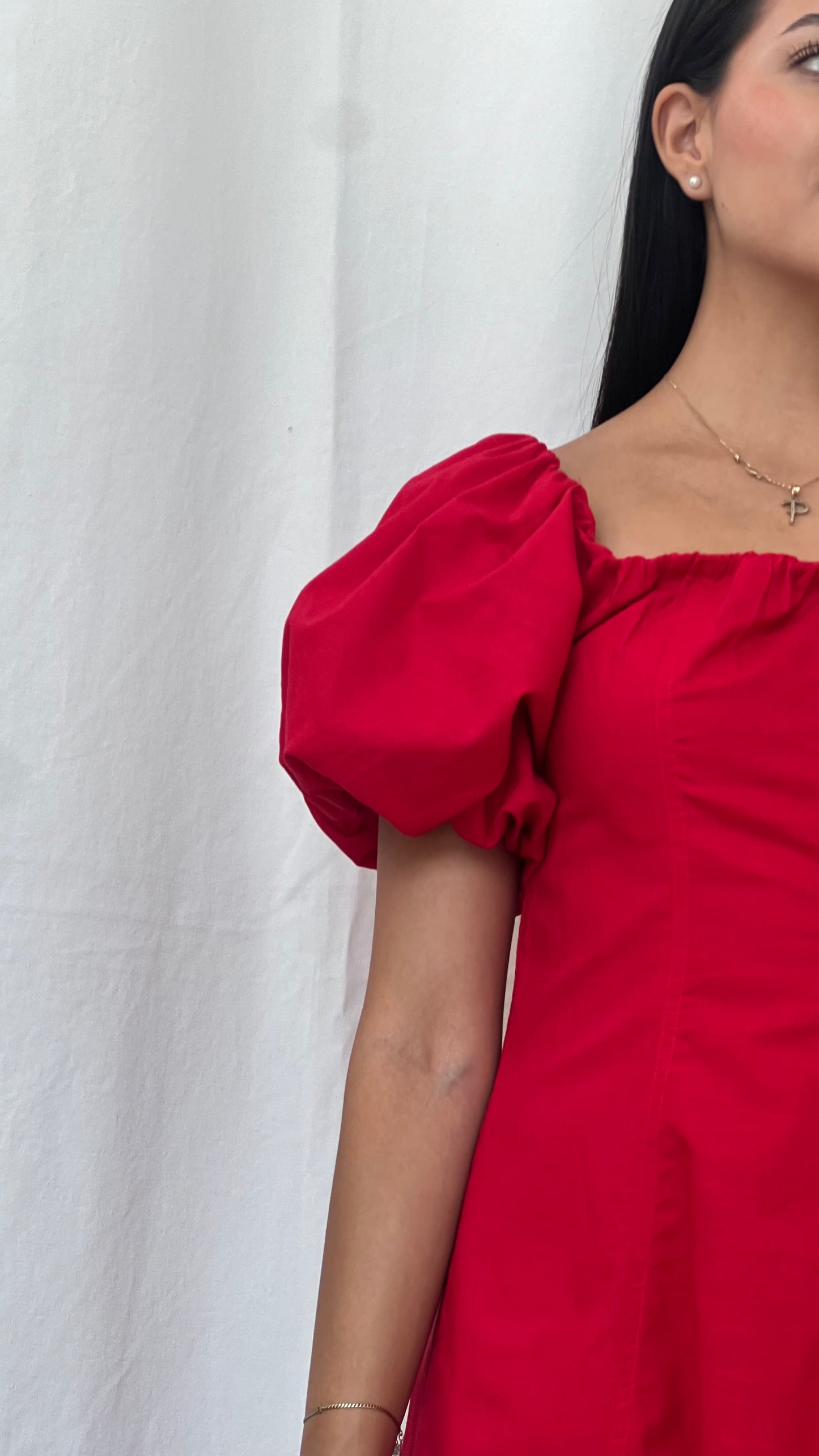 Vestido con manga globo en rojo