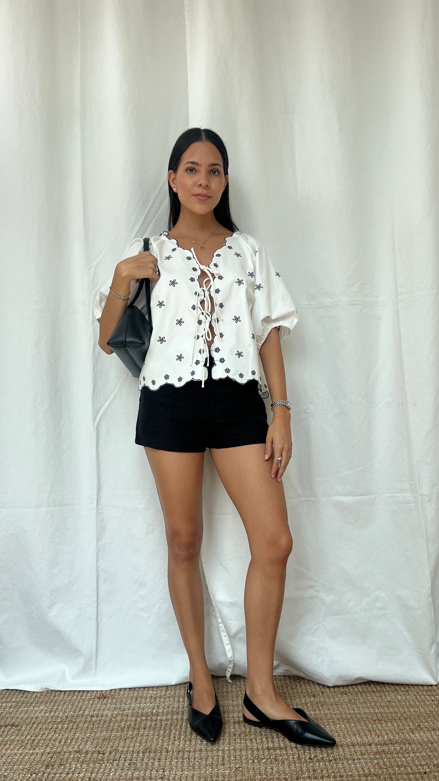 Blusa manga globo de amarres frontales y estampados florales