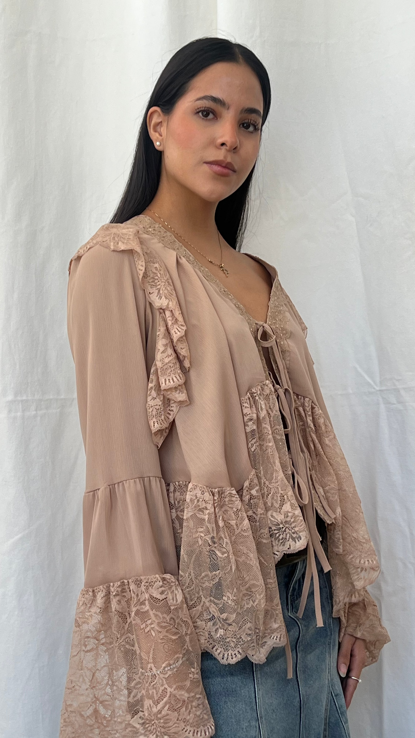 Blusa estilo boho con olanes baby pink
