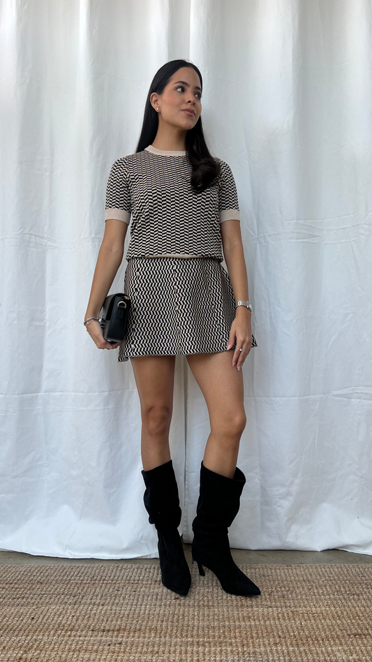 Mini Falda tableada estampado geométrico