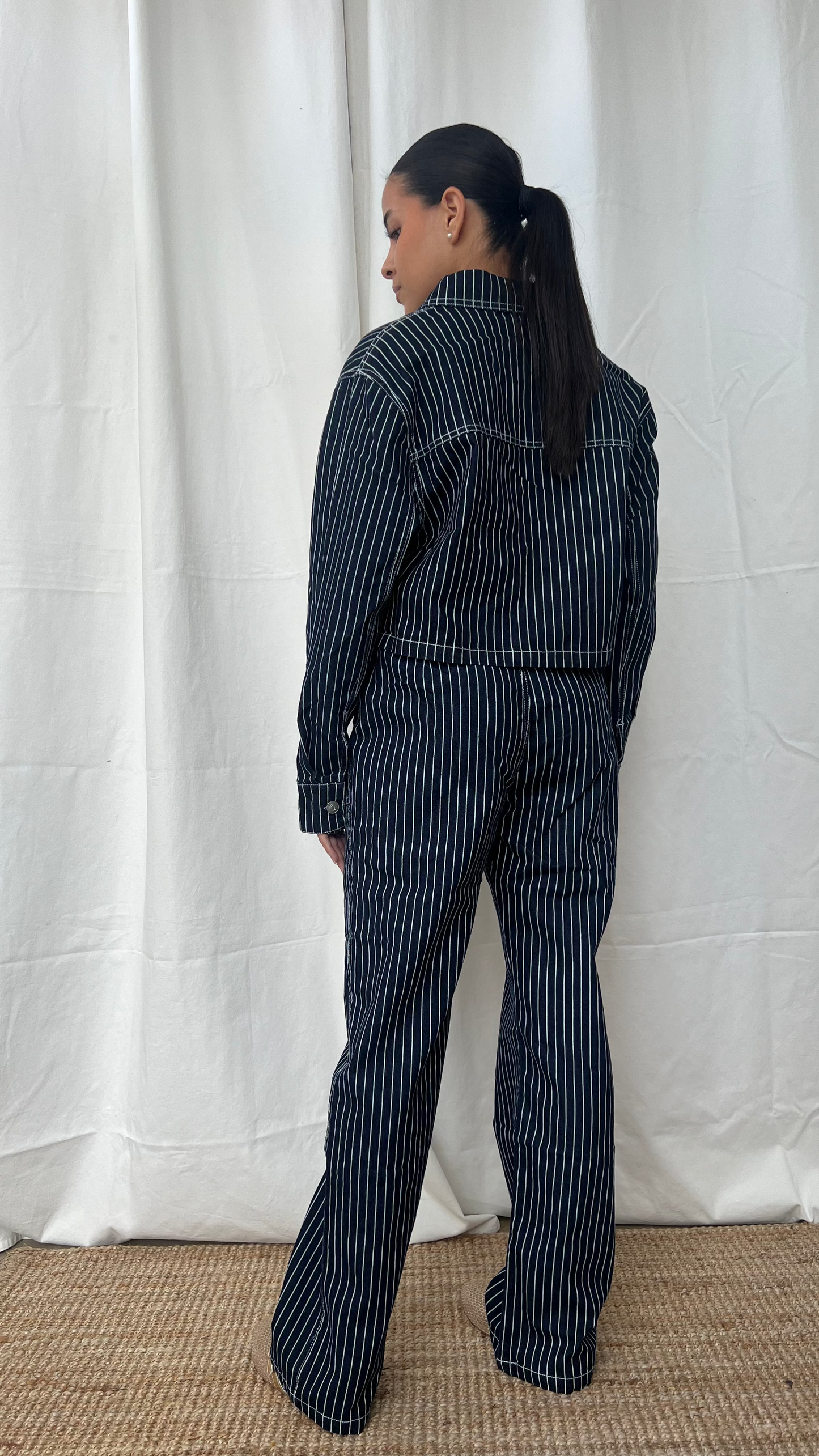 Chamarra denim a lineas azul y blanco