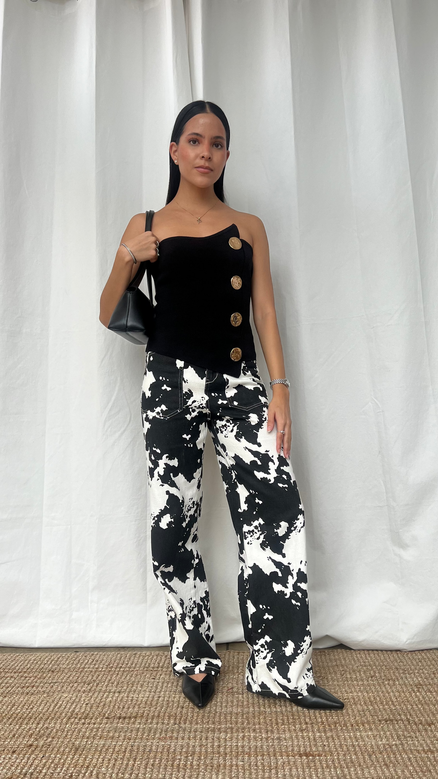 Top off shoulders black