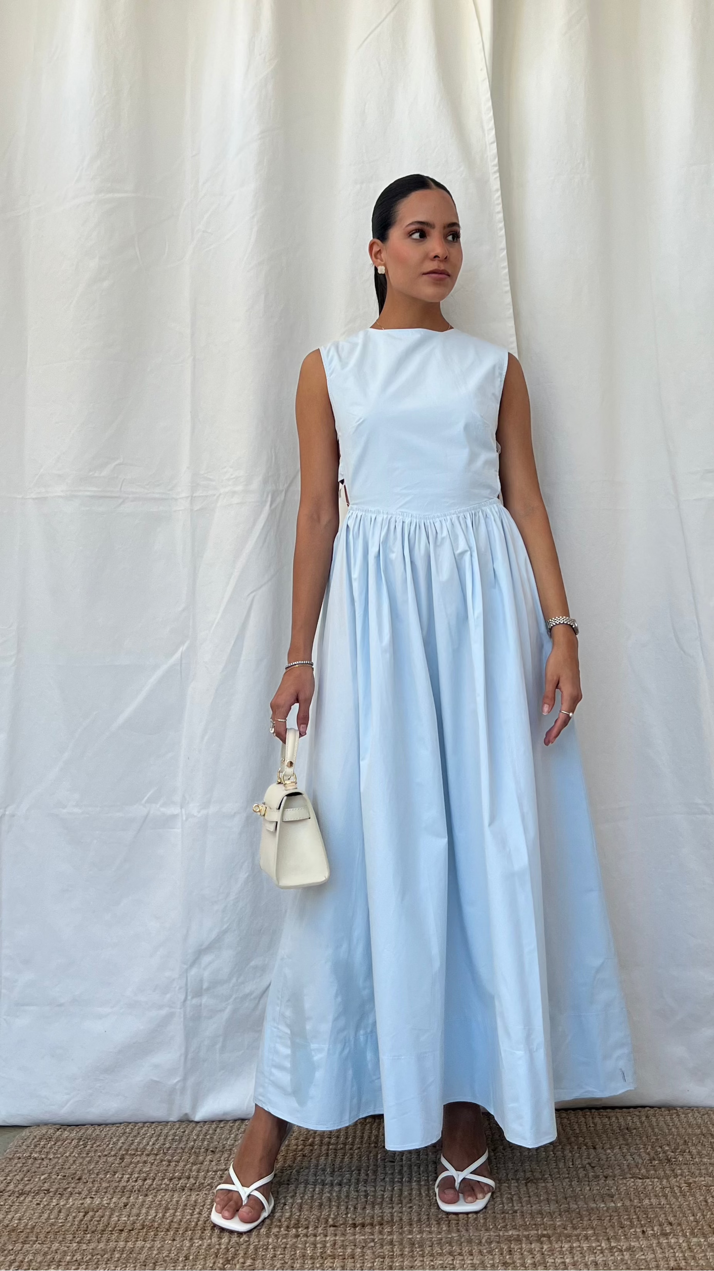 Vestido espalda con lazos azul