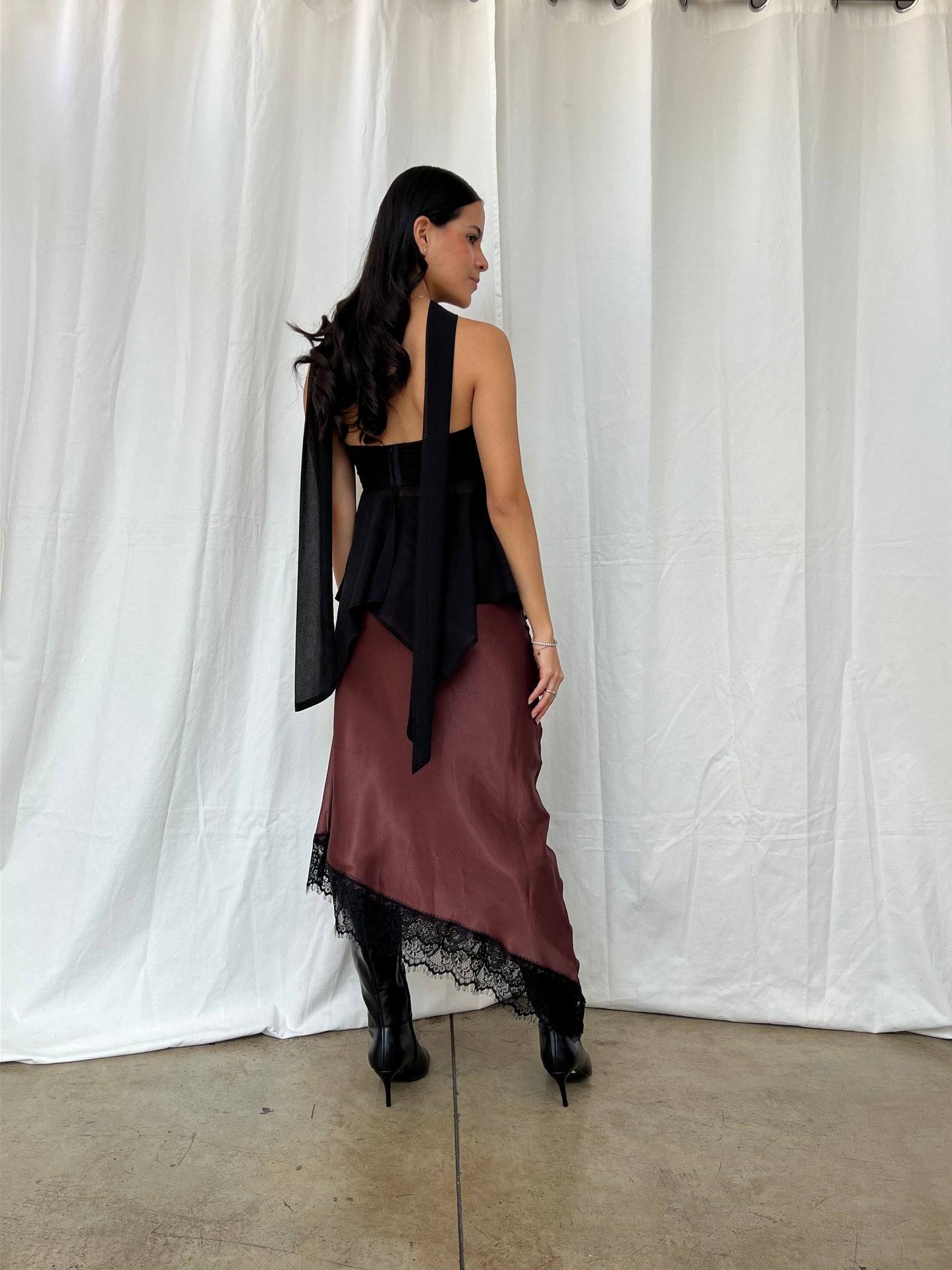 FALDA SATIN CON ENCAJE