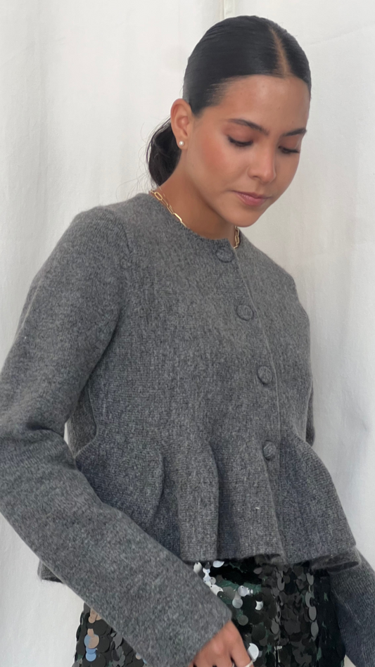 Cárdigan efecto peplum gris