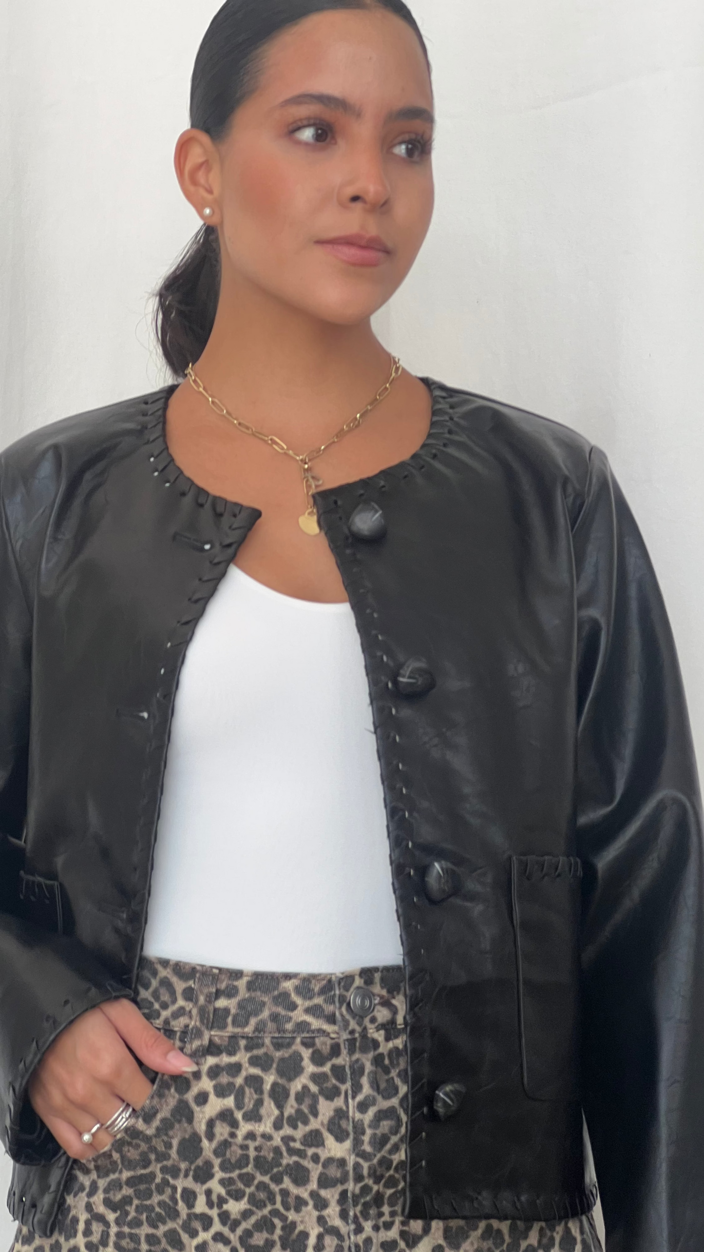 Chaqueta vinipiel negra
