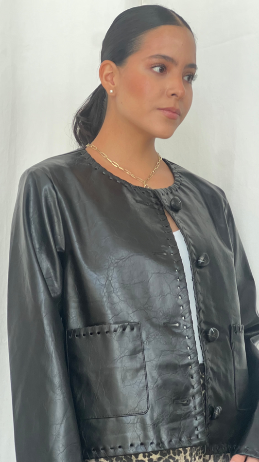 Chaqueta vinipiel negra